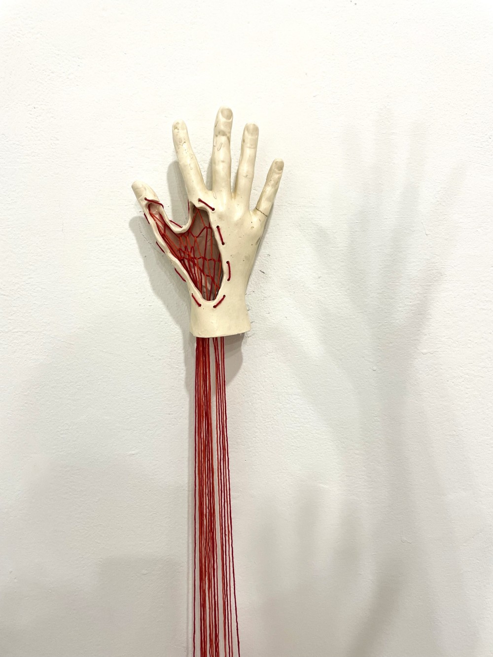 - Ceramic, Thread
- 2024
- From “The Poetic Hands” series
.
.
.
You, your hands, are dream catcher, the “dreams” that flow along your destiny.