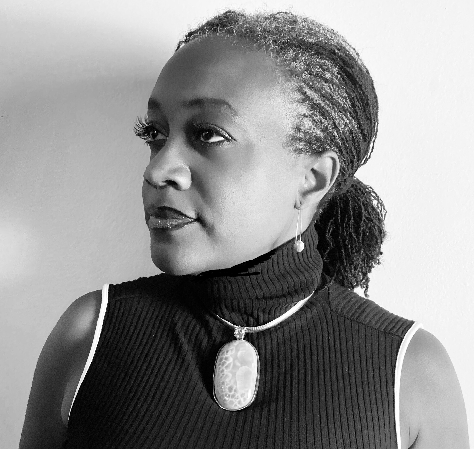 i work across genres and art forms posing new questions to old ideas
my work is curative and revisionist
my 2D and 3D