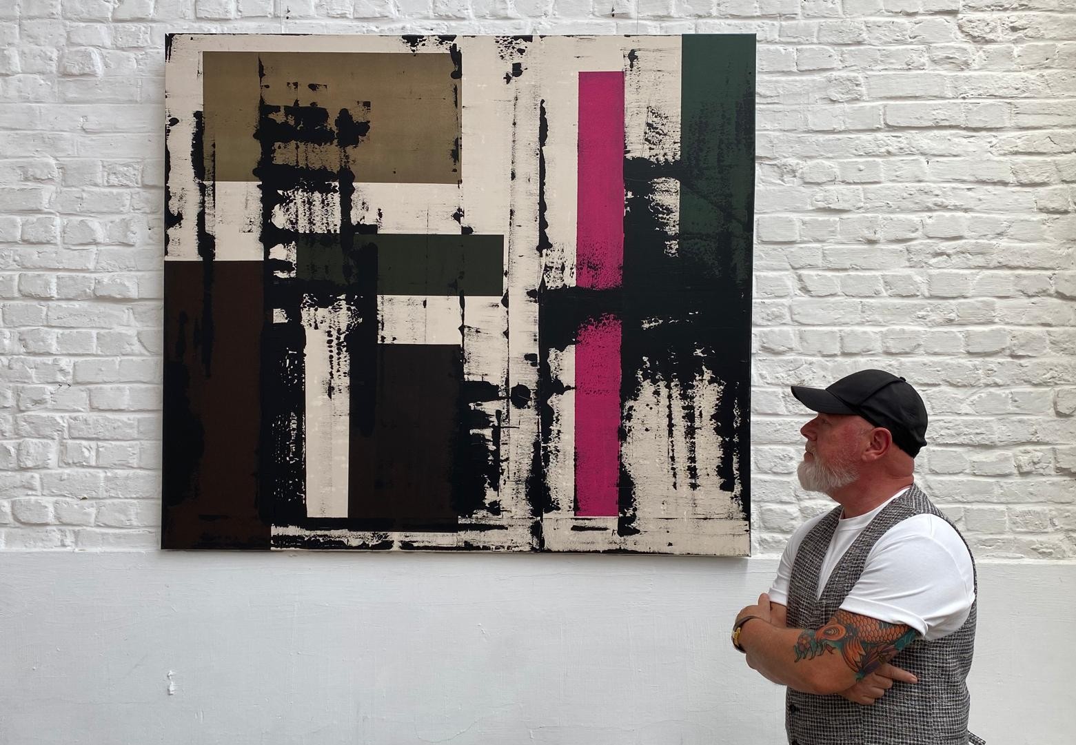 I lived in London for the last four years, and this resulted in a deep fascination with the raw beauty of brutalist architecture, which I translate onto canvas in abstract compositions.

My paintings are often layered and imbued with a monumental silence, as if built from concrete, steel, and stillness.

I work with an instinctive approach, focusing on the physical process of painting. My canvases seem to bear the scars of an inner struggle, captured through paint and structure.

My next exhibition:
BiAF - Belgian International Art Fair 2025
11 and 12 October
Waagnatie Expo
Rijnkaai 150
Antwerp