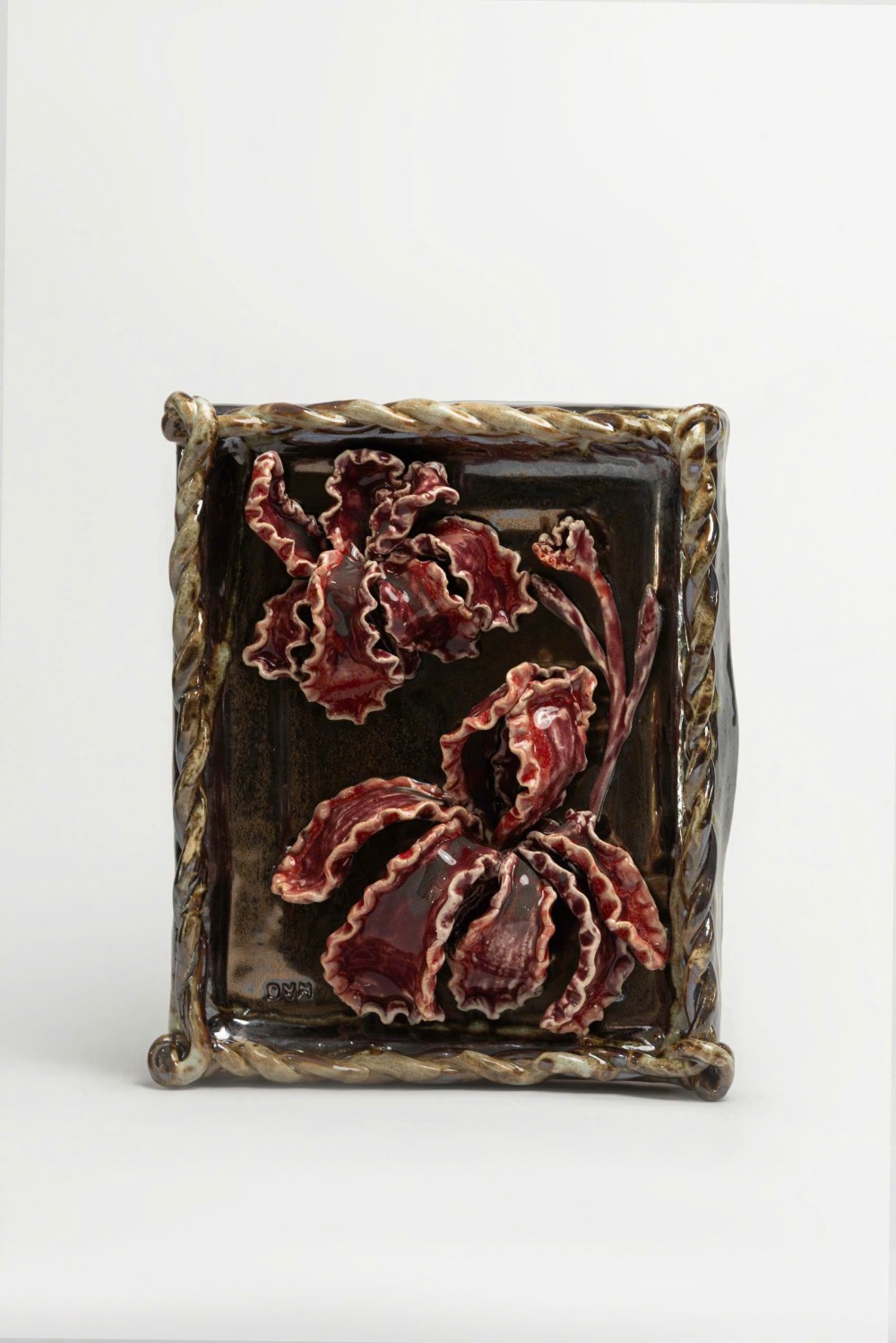 ' BRAVERY' 

Medium : Hand sculpted ceramic 
Dimensions: H30 x W25 x D5 cm
Year 2025