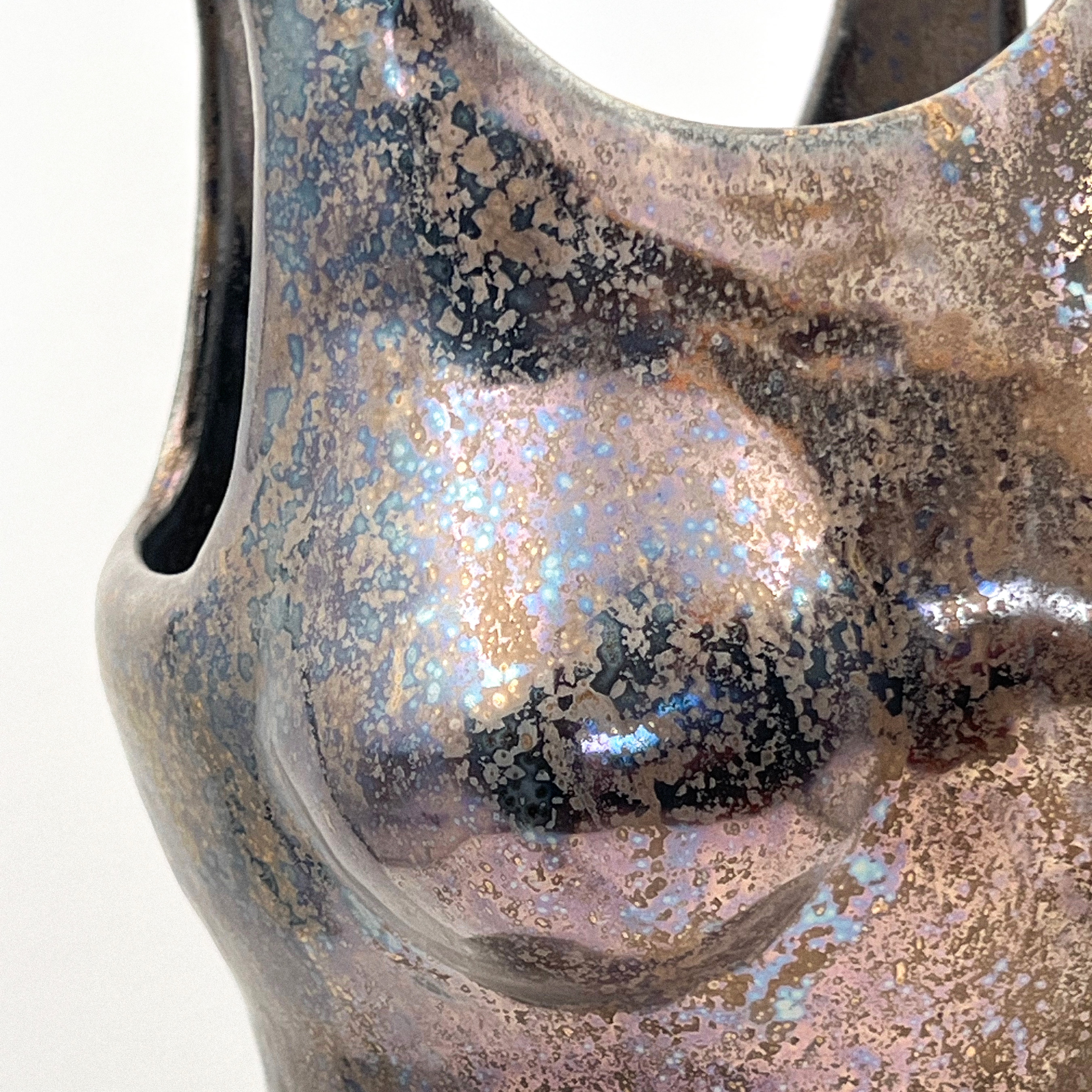 I create ceramic sculptures that beautifully interpret our culture, memories, and desires through clothing. My works delve into how clothing conveys identity, emotions, and social status without directly depicting the person. Each piece reflects the individual's inner world, inviting viewers to complete a meaningful narrative.
Crafted through wheel throwing and meticulous handwork, my sculptures foster a dialogue between the viewer and the artwork. Through the form and materiality of each garment, I create a profound space that balances presence and absence, encouraging reflection on the human connections between body and clothing.
Driven by love for people, I aim to unveil the hidden memories and emotions within them. I inspire those who seek meaning in the unseen, reminding us that sometimes, absence is the most powerful part of the story.