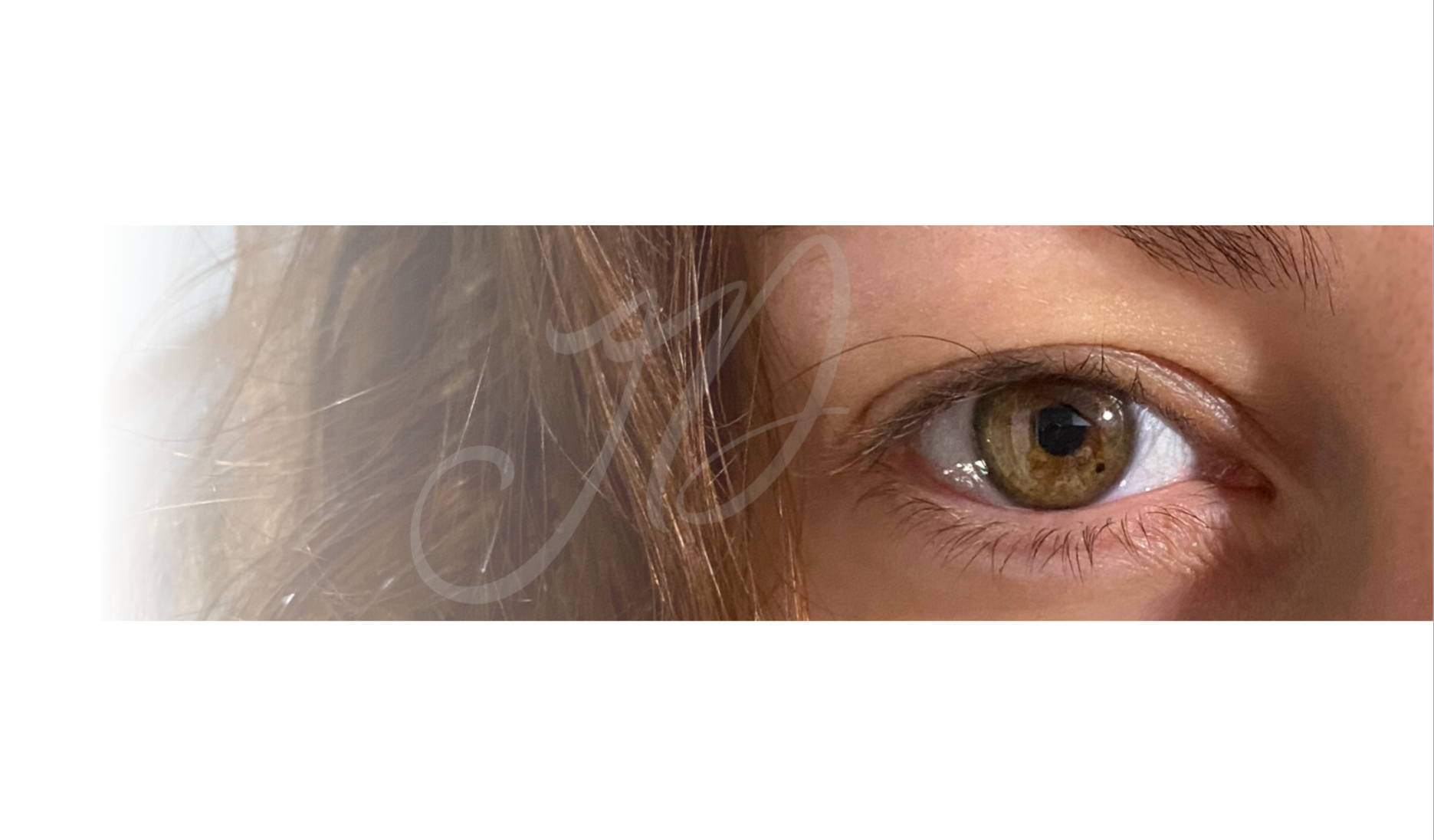 Pour moi, l’art c’est prendre le temps de vivre! Et aimer vivre passe par l’art! 
J’aime observer et analyser tout ce qui m’entoure (surtout la nature!) à travers la photographie. Changer ma perspective et ma façon de voir les choses par différentes prises de vue. Transformer un paysage par différents effets lumineux. Trouver la beauté dans les endroits les plus inusités et m’émerveiller devant pleins de petites découvertes qui passent souvent inaperçues.
Les couleurs et les textures sont véritablement la langue de mes émotions et de mon coeur.  Les coucher sur papier ou sur une toile m’aide à me comprendre moi-même, me sentir libre de toutes ses choses qui régissent le quotidien. Si vous pouvez vous y retrouver, ressentir et vous émerveiller avec moi, j’en serai plus que ravis!