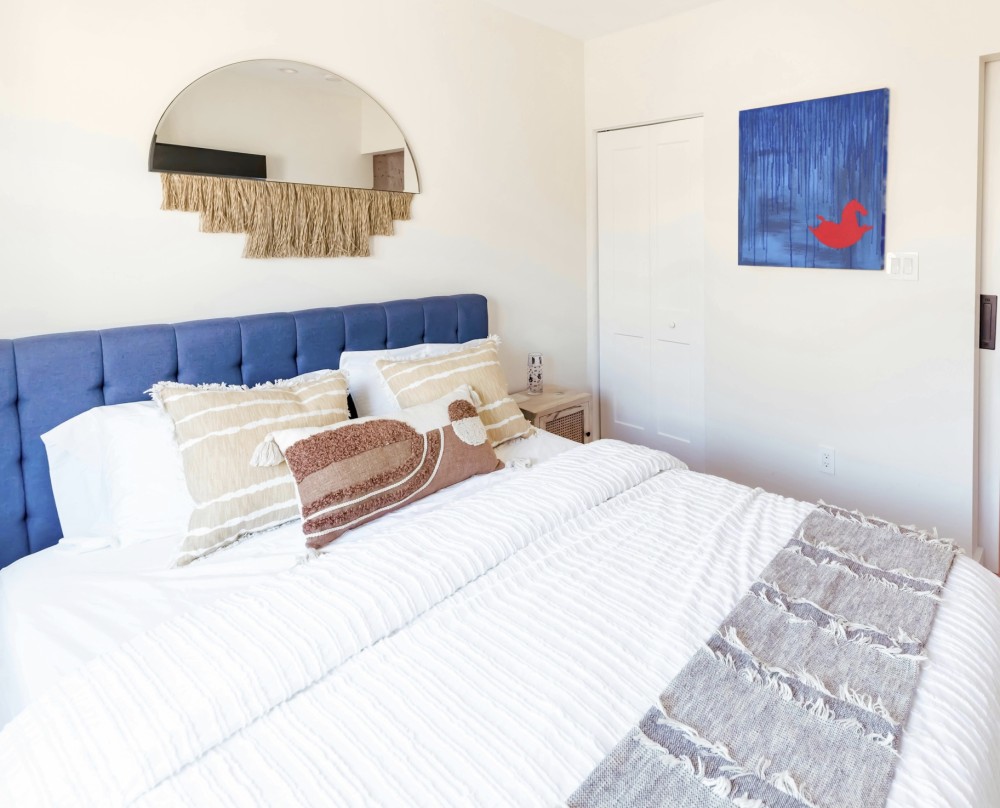 This work offers a warm, ironic reinterpretation of the image of the red horse, drawing on cultural memory while deliberately rejecting monumental pathos. It is neither a “bathing” nor a fall, but a joyful gallop in the rain.

The vertical blue streams fill the pictorial space, transforming into a dense rainfall—a symbol of change, the flow of time, and the constant noise of the outside world. The rain is not threatening; it accompanies movement, creating a sense of a living, fluid environment. Against this background appears the red horse: rounded, slightly chubby, almost cartoon-like—intentionally earthly and physical. It gallops out of happiness, not rushing toward a goal or fleeing from something, but simply enjoying the moment.

The horse becomes a metaphor for the coming year: rich in events, “wet” with emotions and circumstances, yet inwardly stable and life-affirming. The color red here is not a sign of ideology or tragedy, but of energy, vitality, joy, and