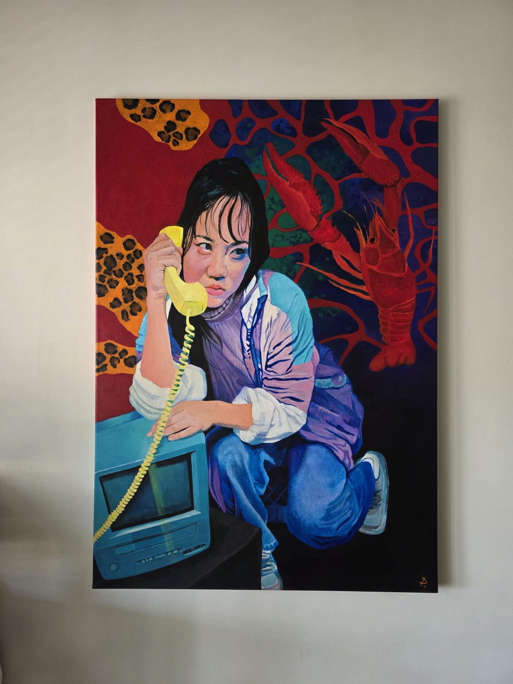 A lobster, hung on a red net, carries within itself multi-layered symbolism. Once despised, feeding the poorest, today elevated to the rank of luxury. A lobster has become a metaphor of the transformation of values, showing how  culture is able  to transform something low into an object of desire. The net separates and, at the same time, exhibits; it does not allow you to touch, but forces you to look. 
It is  a story about the tension between control and desire, instinct. A woman does not  only observe; she confronts herself with her  own nature. 
This image is a story about desire, curiosity, but also unease toward one's own impulses and weaknesses.