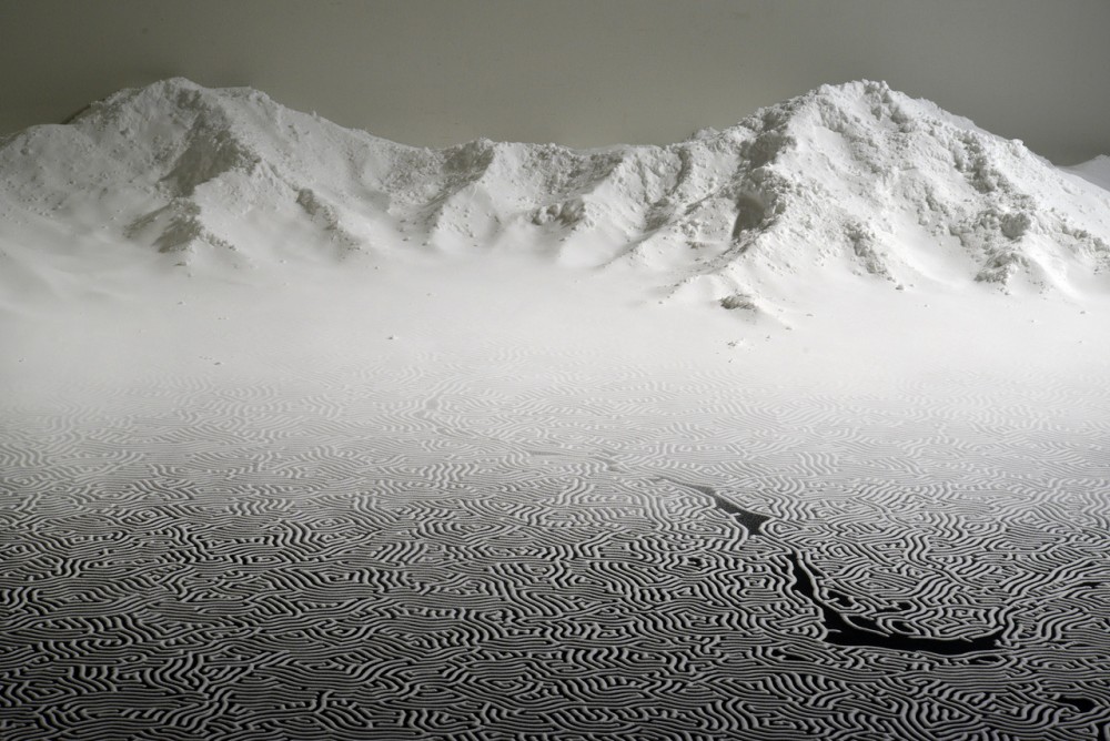 From ancient to modern times, salt has played a key role in our ecosystem, taking various forms from ‘crystal-clear’ rock salt to ‘dissolved’ salt in the sea. Salt has also profoundly enriched human thoughts and inspired their creativity. Art can provide essential opportunities to deepen the relationship between people and salt, exploring ecological perspectives for the future. The project culminates in the exhibition of Motoi Yamamoto. Embracing sculptural-drawing techniques with the material of salt, he creates meticulous yet impressive patterns, titled Labyrinth or Floating Garden. The consequence can be ‘crystal-clear’ as common ideas to be shared or might be ‘dissolved’ in the fluidity of varied potentials. Photo: ©︎ Motoi Yamamoto.